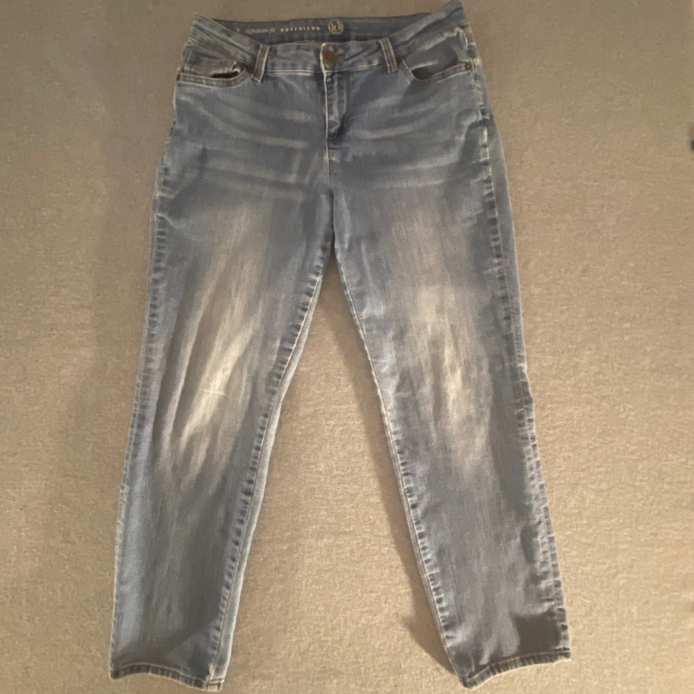 W62 Signature Fit Boyfriend Jeans Womens 6 Medium Wash Blue Denim Stretch A-1589